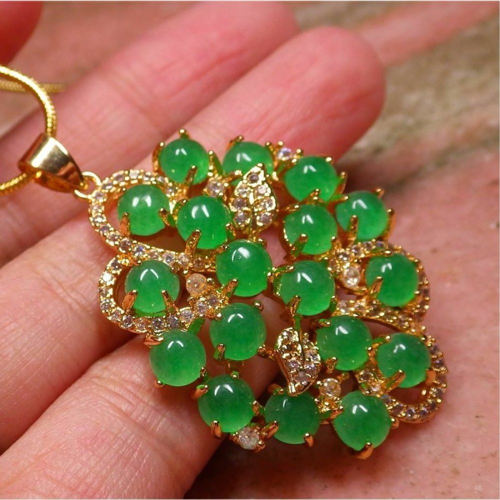 Yellow Gold Plate Green JADE Pendant Flower Cabochon Diamond Imitation
